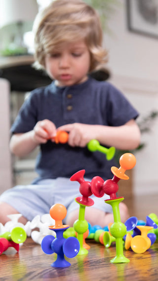 Fat Brain Toy Co. Squigz Deluxe Set