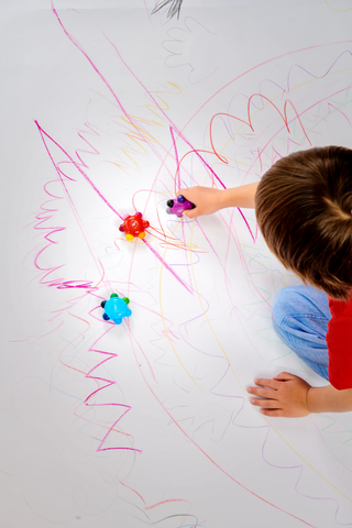 OOLY - Color Burst Easy Grip Crayons  (Set of 3 / 18 Classic Colors