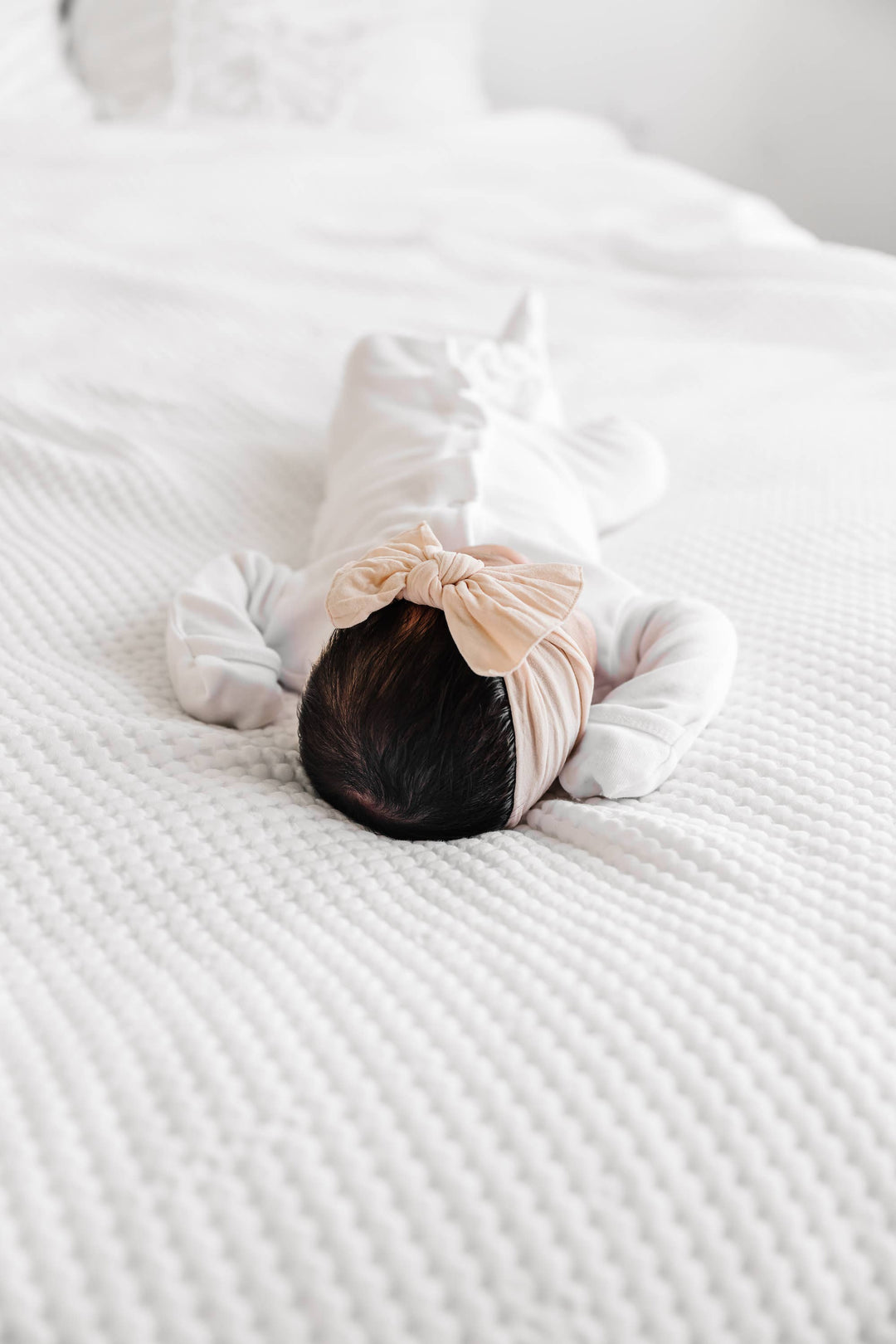 Baby Bling Bows - THE KNOT Soft nylon headband: petal