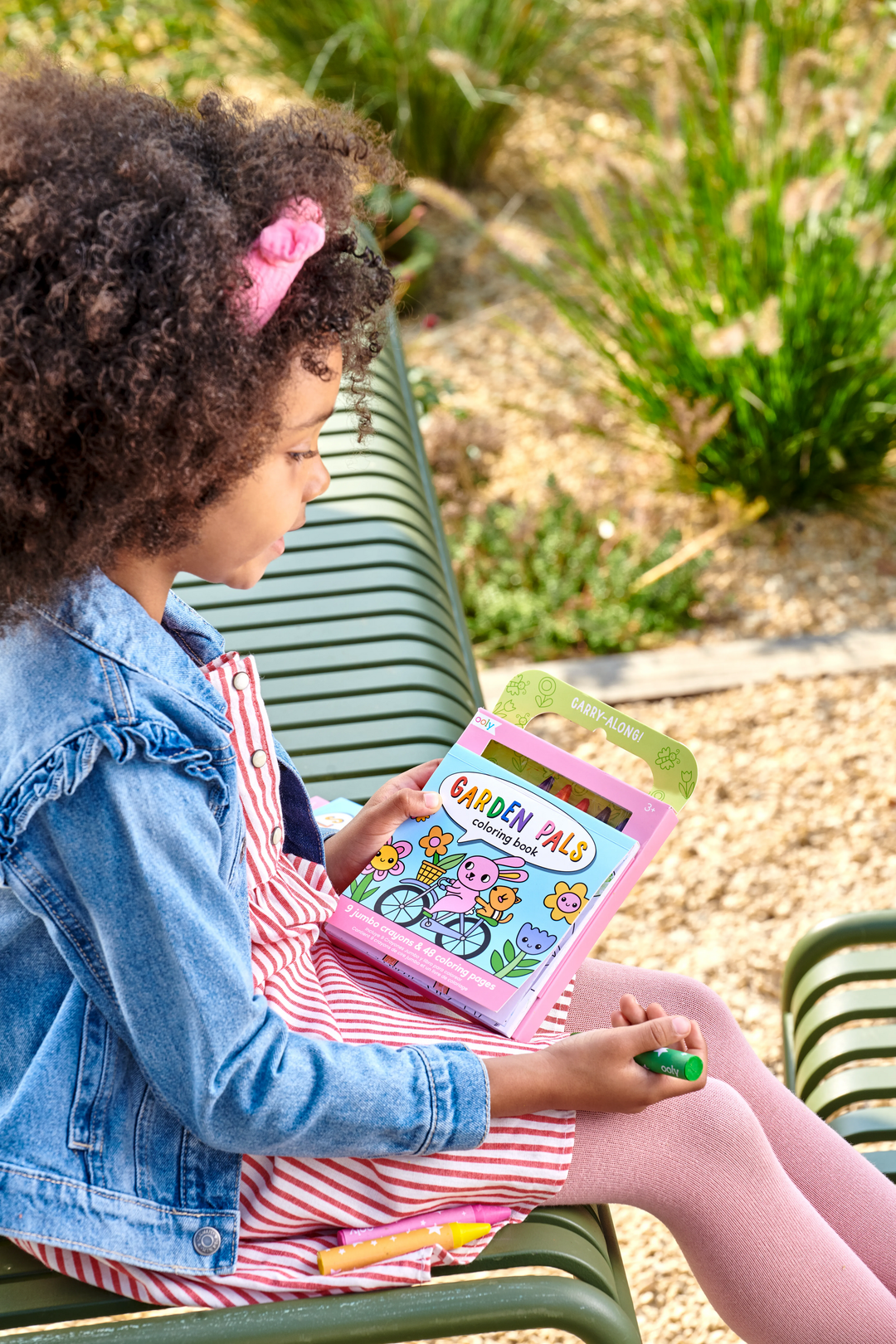 OOLY - Carry Along! Coloring Book and Crayon Set - Garden Pals