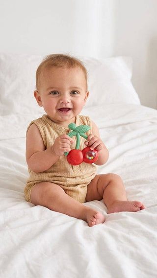 Itzy Ritzy - Bitzy Shake™ - Silicone Teether with Rattle