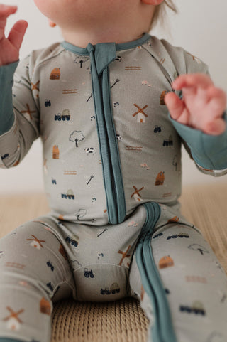 Baby Sprouts Long Sleeve Zip Romper Farm