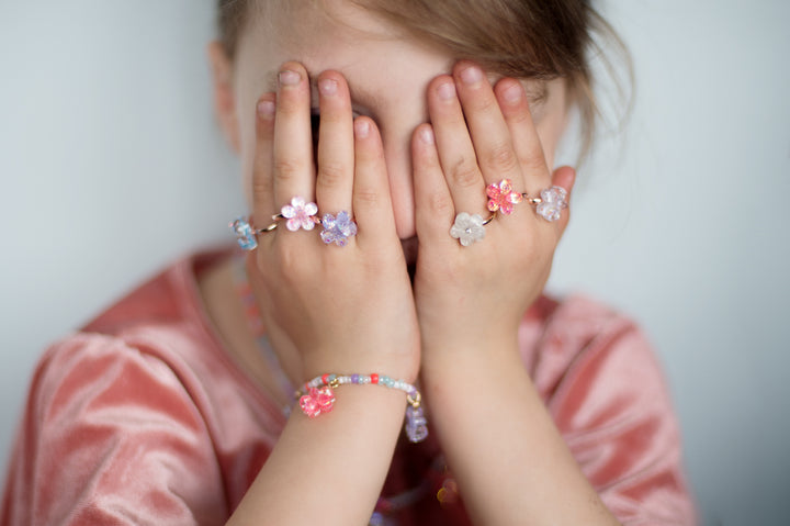 Great Pretenders Boutique Shimmer Flower Ring Set