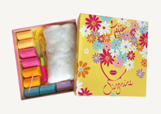 BOX CANDIY® - Totally Deco! Daisy Latch Hook Pillow Set