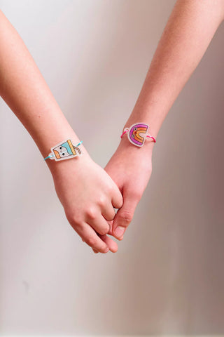 OOLY Shrink Its! D.I.Y. Shrink Art Kit - Shrink Art Bracelet Kit B.F.